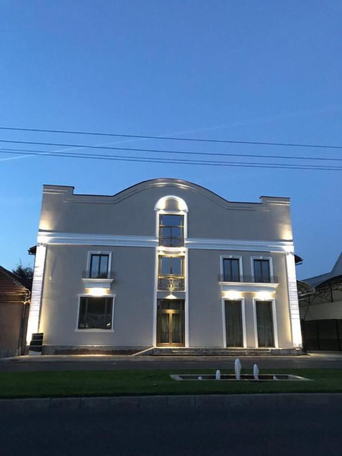 Regal Ballroom Caransebes Luaran gambar