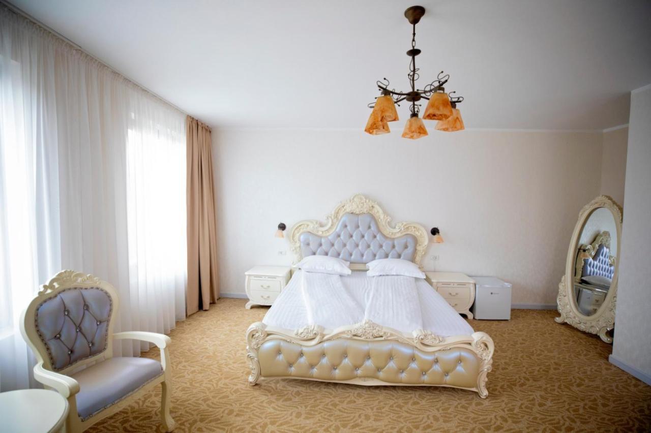 Regal Ballroom Caransebes Luaran gambar
