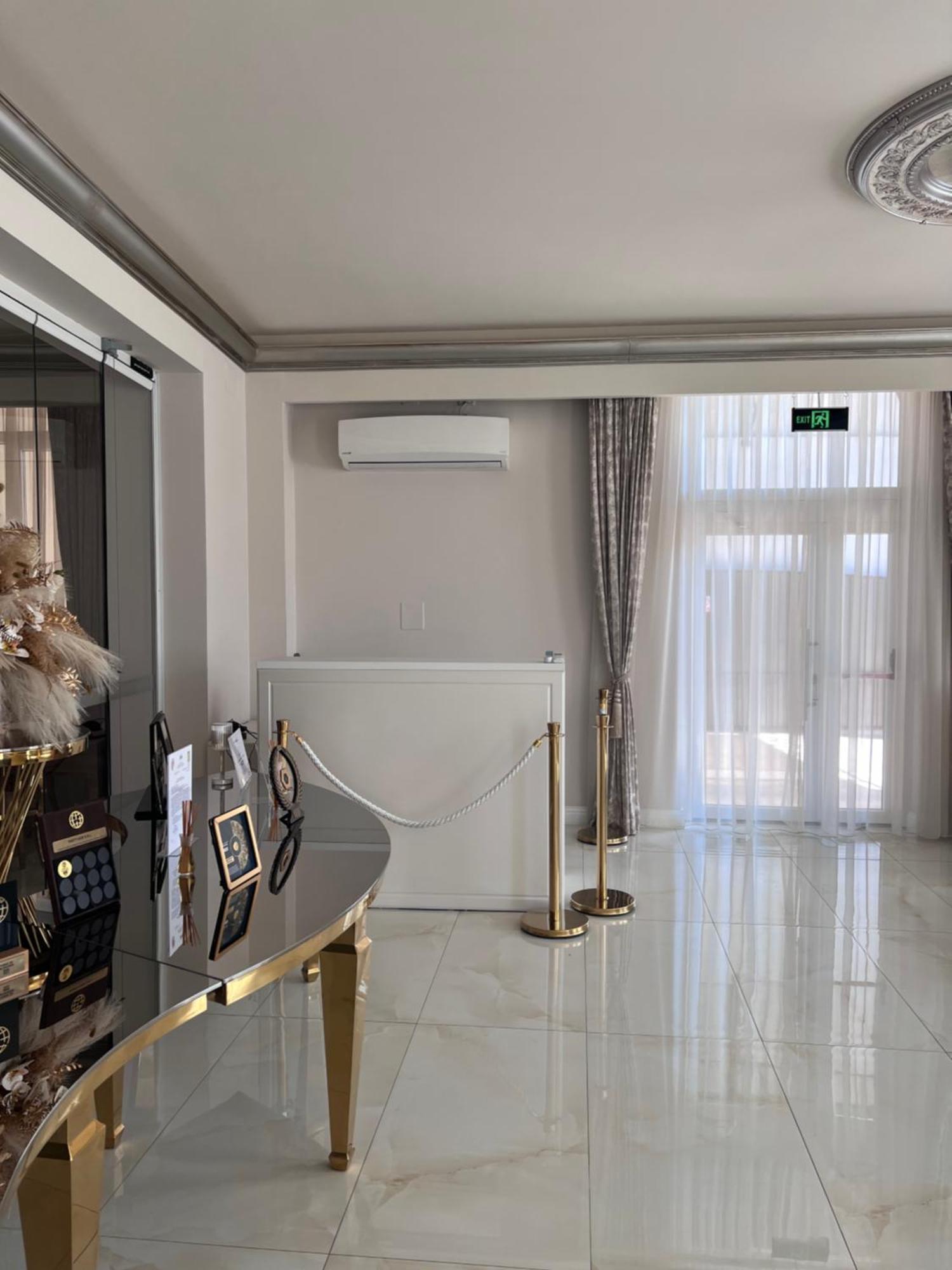 Regal Ballroom Caransebes Luaran gambar
